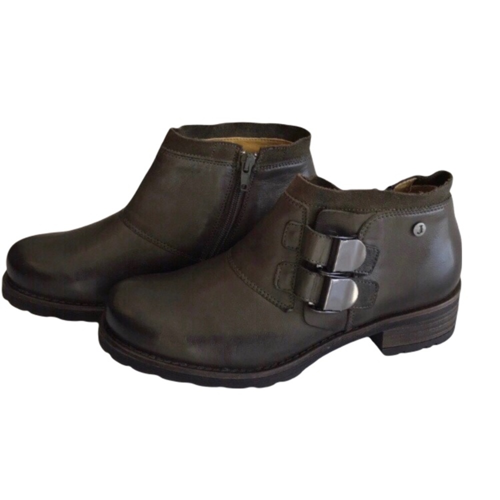 NWOB JAFA 401 Ankle Boot Size 6